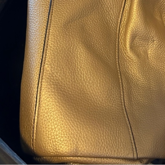 Coach‎ Pebbled Leather Purse - Picture 7 of 8